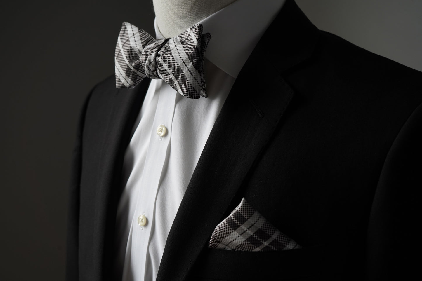 Monochrome Classic Bundle – Bow Tie & Pocket Square Set